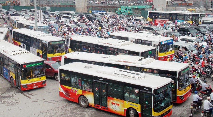 Ðề xuất hạn chế xe máy tại nội đô Hà Nội từ 2025: Có quá nóng vội? 