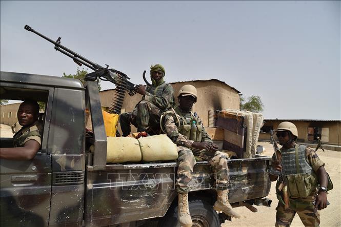 12 binh sĩ Niger thiệt mạng trong vụ đụng độ với các tay súng khủng bố 