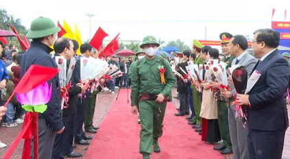 TƯNG BỪNG NGÀY HỘI TÒNG QUÂN