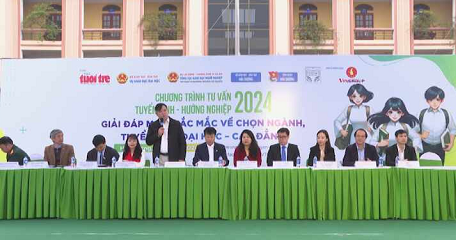 GẦN 4.000 HỌC SINH THPT THAM GIA TƯ VẤN TUYỂN SINH - HƯỚNG NGHIỆP