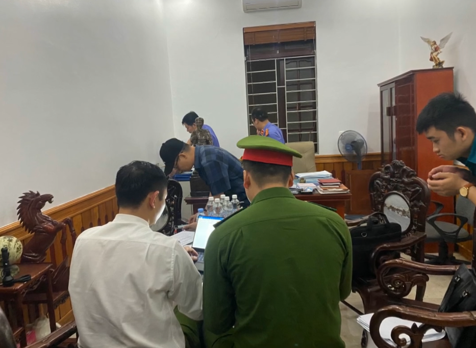Khởi tố, bắt tạm giam nguyên Chủ tịch UBND xã Tráng Liệt