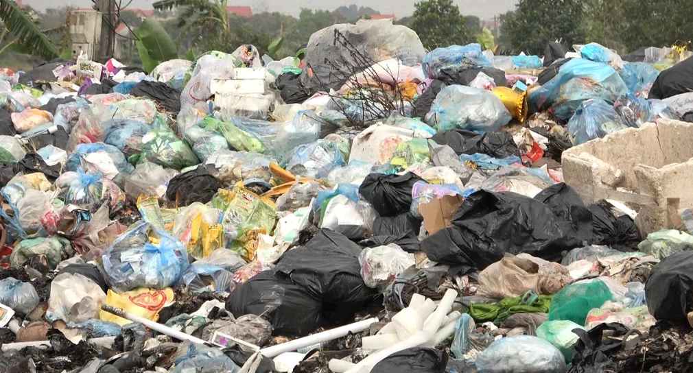 Cần có giải pháp xử lý dứt điểm tình trạng ô nhiễm môi trường do đốt rác thải sinh hoạt ở xã Cẩm Vũ