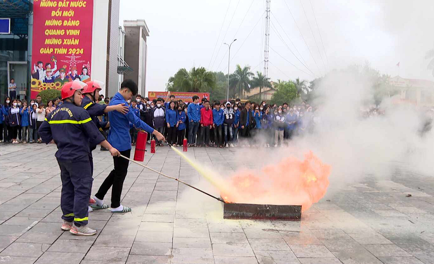 NÂNG CAO KIẾN THỨC, KỸ NĂNG QUA TRẢI NGHIỆM PHÒNG CHÁY, CHỮA CHÁY