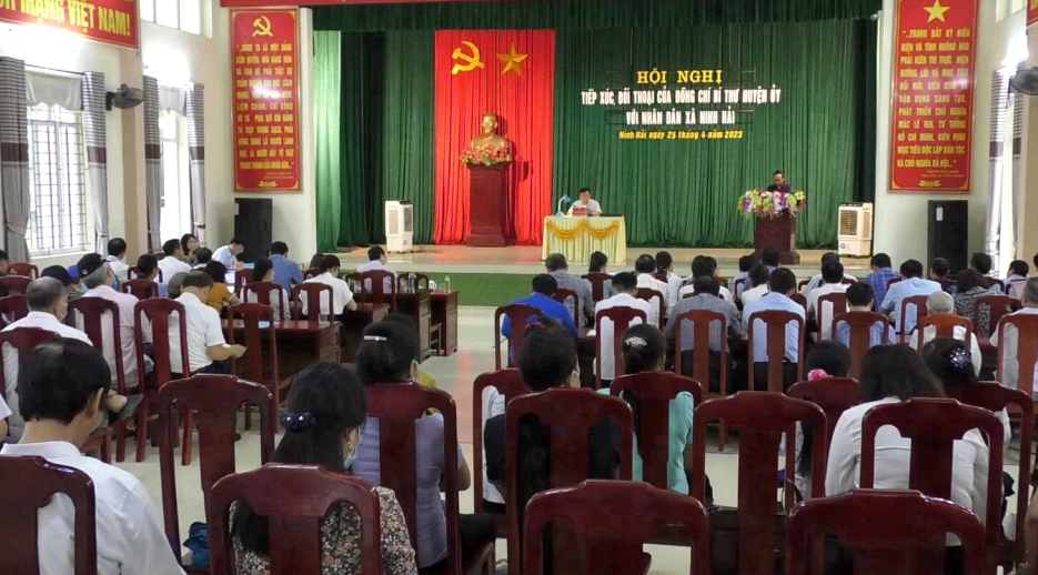 Bí thư Huyện ủy Ninh Giang tiếp xúc, đối thoại trực tiếp với nhân dân xã Ninh Hải