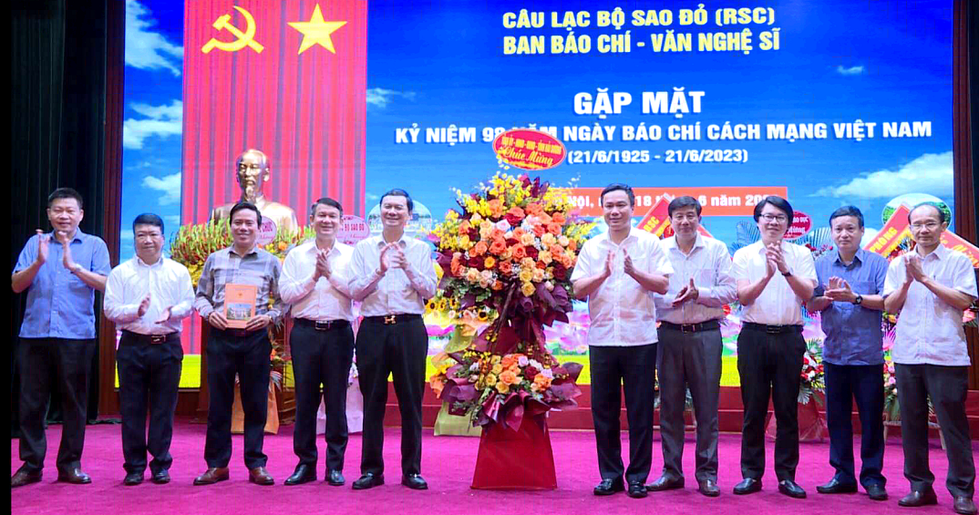 Ban Báo chí - Văn nghệ sỹ CLB Sao Đỏ gặp mặt kỷ niệm ngày Báo chí cách mạng Việt Nam