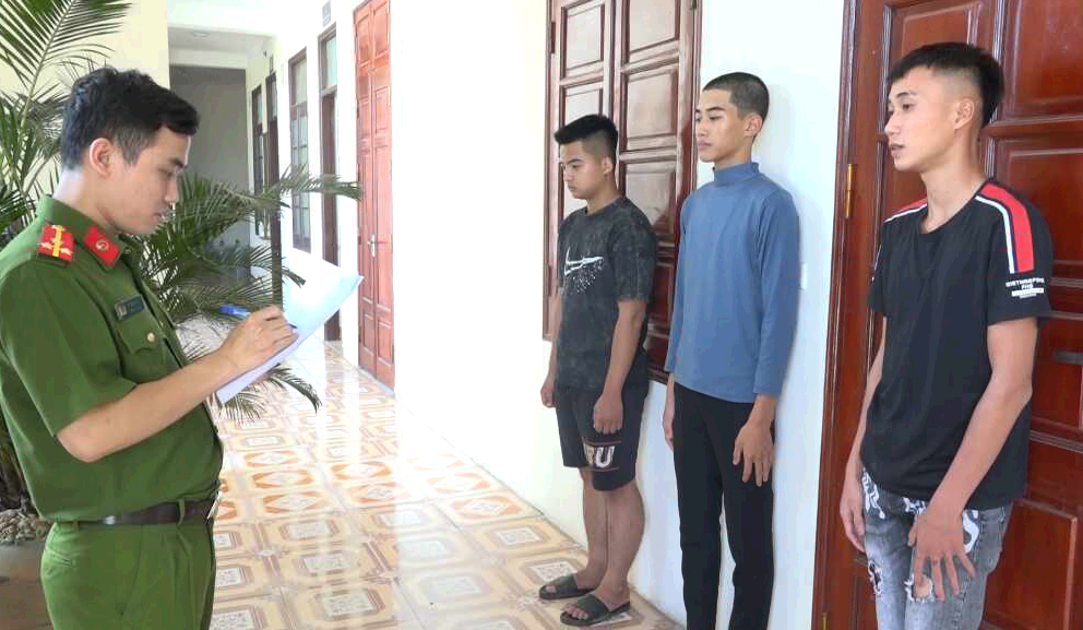 Bắt giữ 3 đối tượng liên quan vụ giết người tại xã Hồng Phong