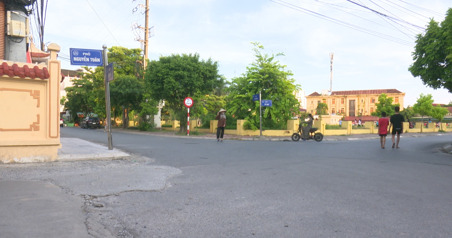 Cần sớm xử lý bất cập nút giao thông phố Vũ Hựu - Nguyễn Tuân - Đức Minh
