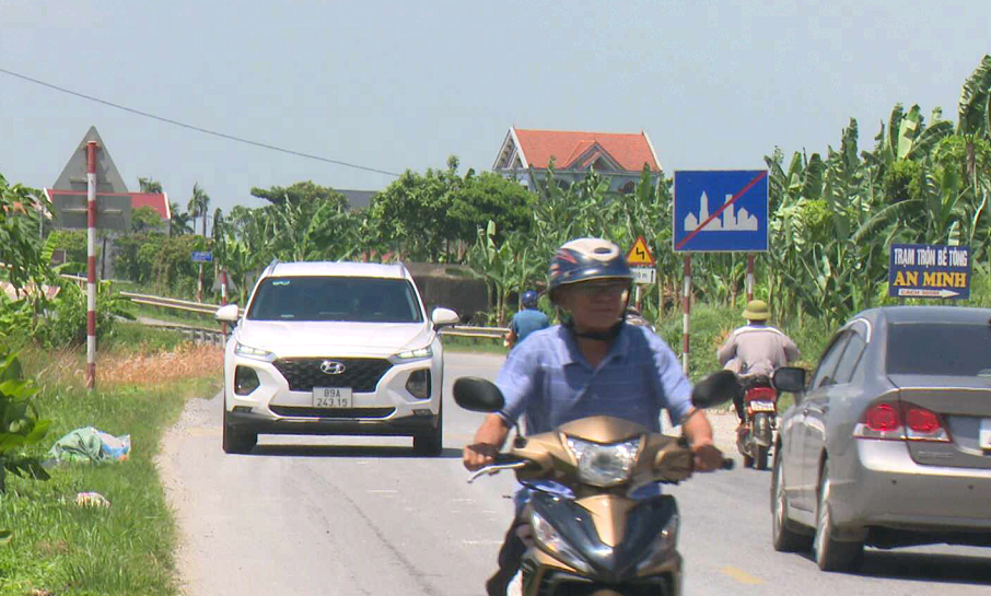 AN TOÀN GIAO THÔNG:  Kim Thành tăng cường đảm bảo an toàn giao thông trên quốc lộ 17B