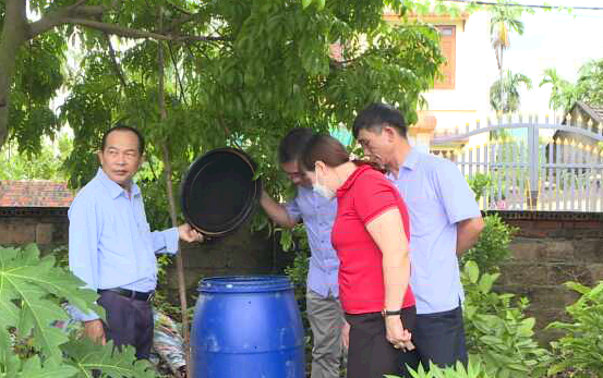 Nông dân Kim Thành tích cực thu gom, xử lý rác tại nguồn