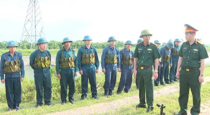Lãnh đạo Bộ Chỉ huy Quân sự tỉnh động viên cán bộ, chiến sỹ tham gia diễn tập khu vực phòng thủ tỉnh năm 2023