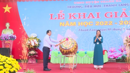 Phó Chủ tịch UBND tỉnh dự khai giảng tại trường tiểu học Thanh Lang, Thanh Hà