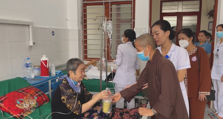Ấm tình người bệnh ở Trung tâm Y tế huyện Thanh Hà