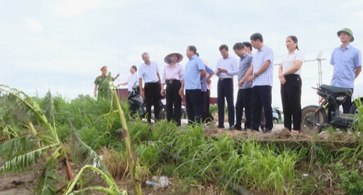 BÍ THƯ TỈNH ỦY KIỂM TRA, CHỈ ĐẠO KHẮC PHỤC HẬU QUẢ BÃO SỐ 3