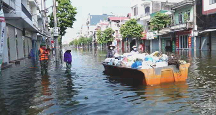 THÀNH PHỐ HẢI DƯƠNG ĐẢM BẢO VỆ SINH MÔI TRƯỜNG Ở NHỮNG KHU VỰC BỊ NGẬP ÚNG