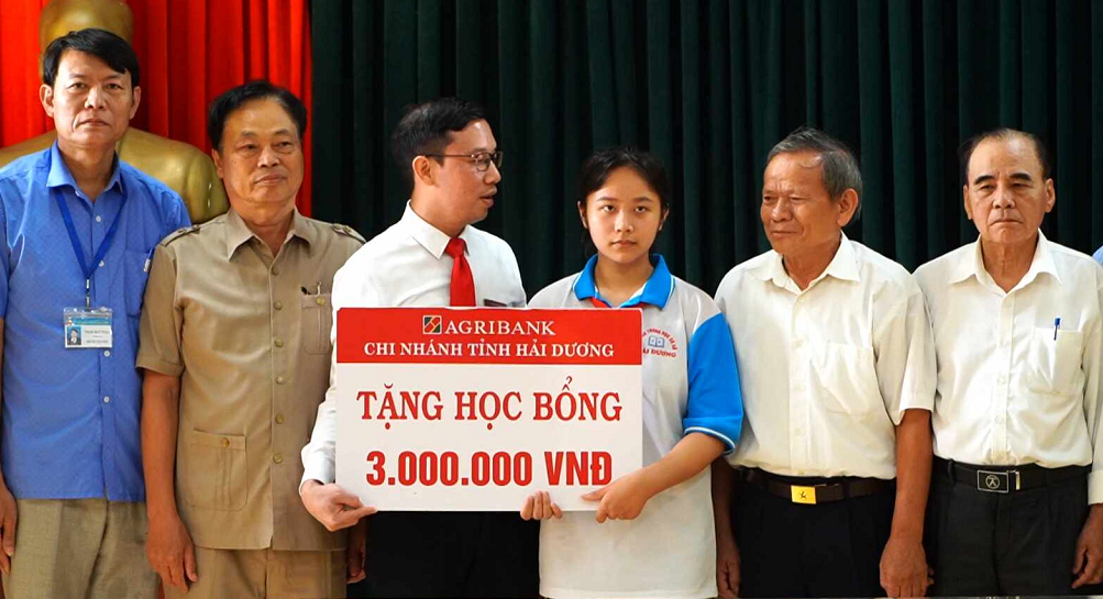 PHÓNG SỰ: KHUYẾN HỌC MÙA HOA NỞ ĐẦU NĂM HỌC MỚI