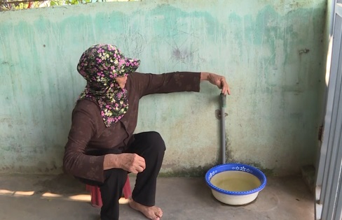 Nhiều hộ dân ở Bình Giang thiếu nước sạch